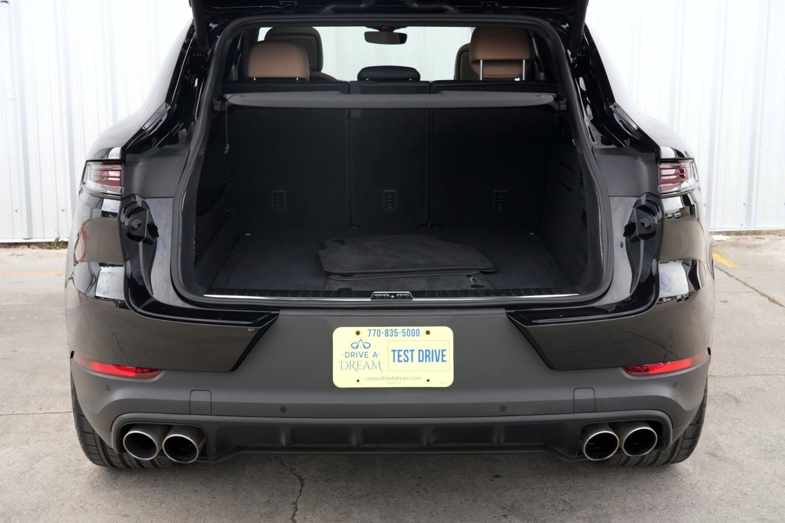 Used 2024 Porsche Cayenne S image 10