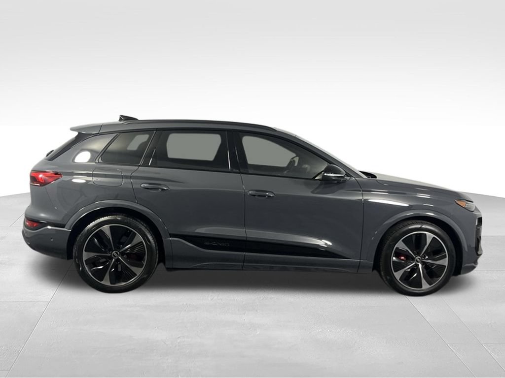 Used 2025 Audi SQ6 e-tron Prestige w/ Black Edition One AWD/4WD image 5