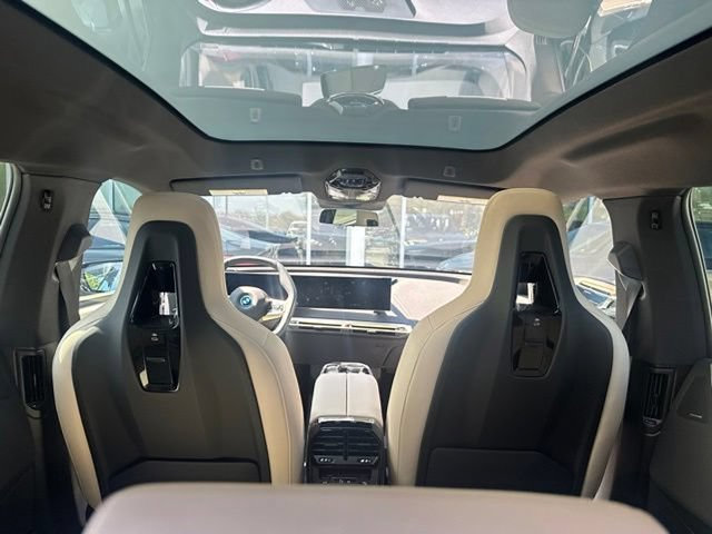 Certified 2024 BMW iX xDrive50 w/ Sport Package AWD/4WD image 17