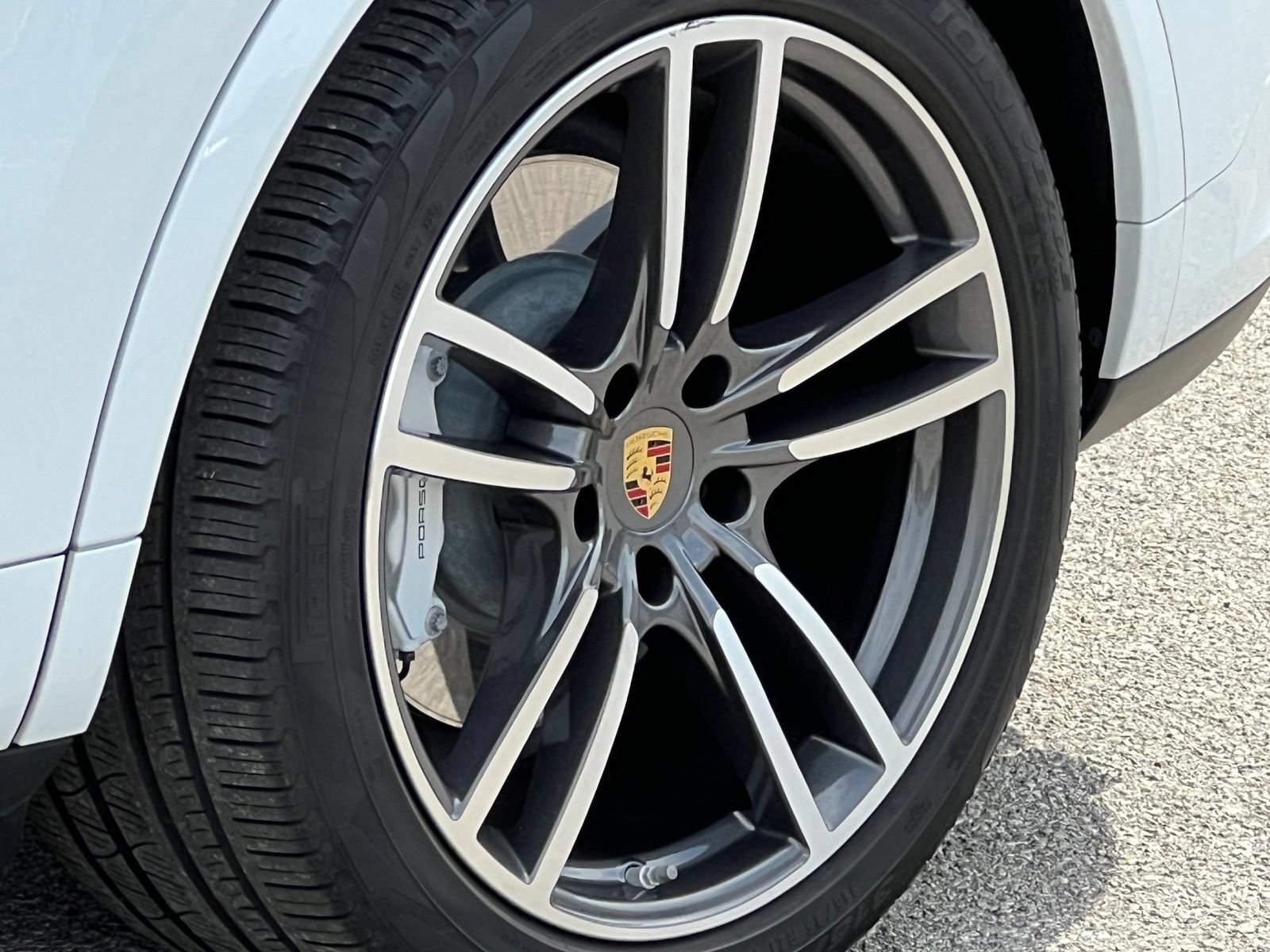 Certified 2023 Porsche Cayenne Turbo AWD/4WD image 14