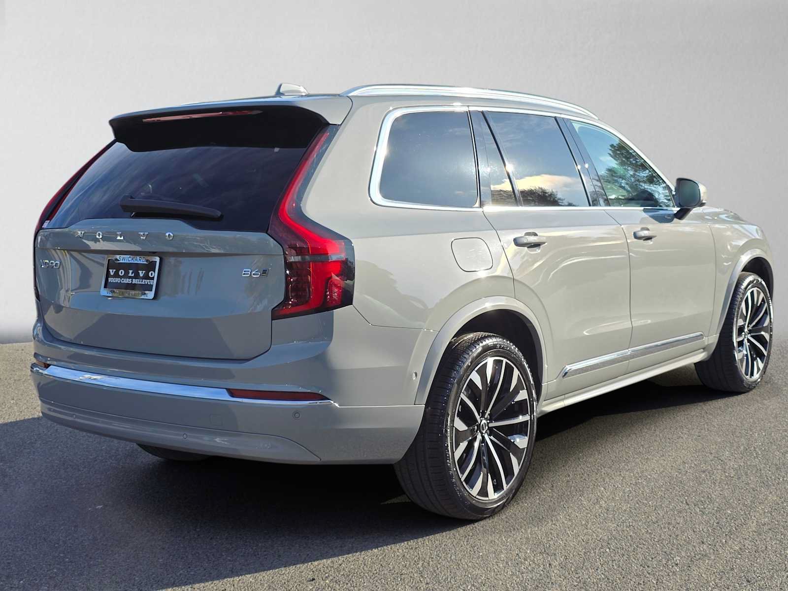 Used 2026 Volvo XC90 B6 Ultra w/ Protection Package AWD/4WD image 3
