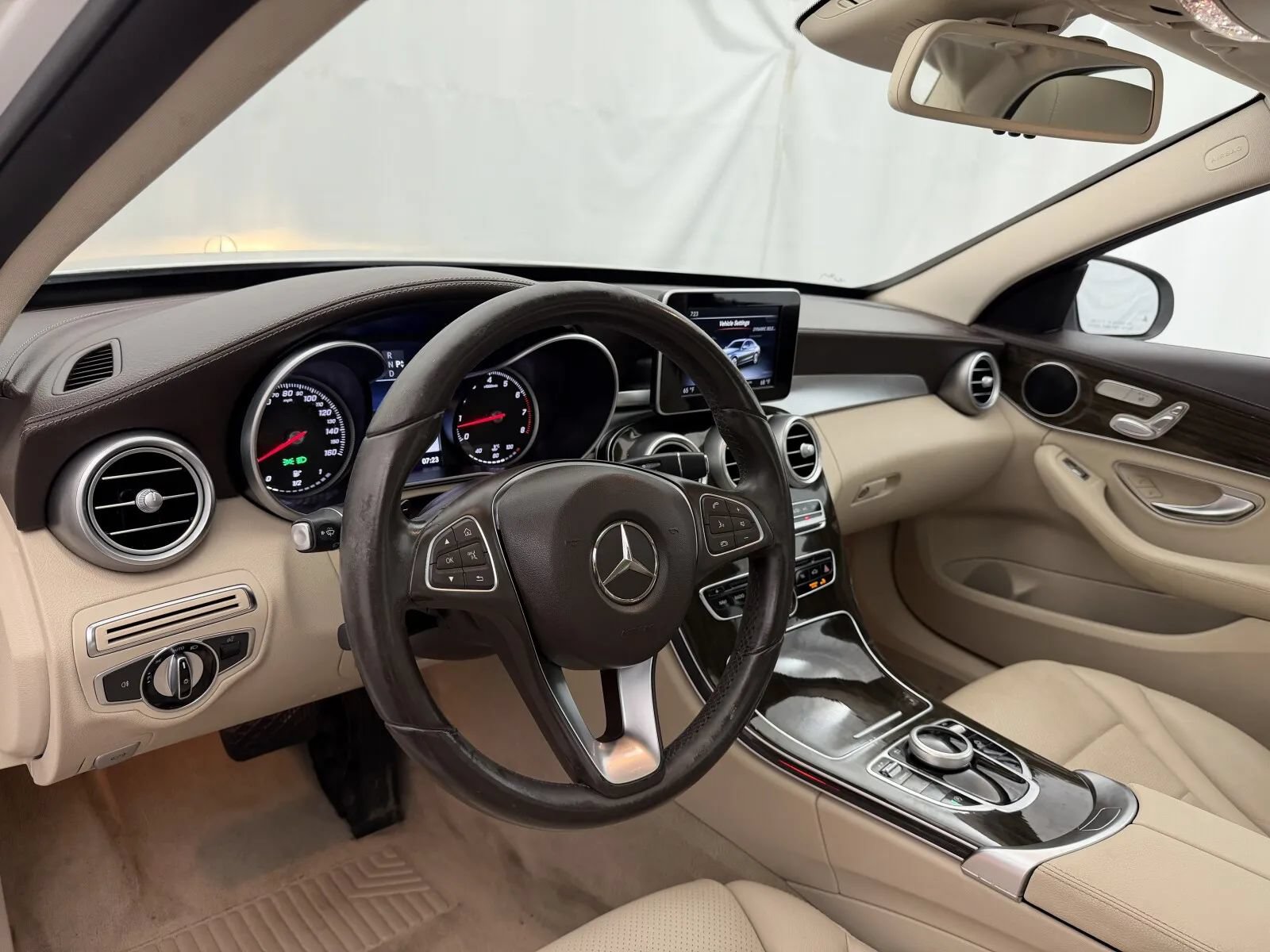 Used 2017 Mercedes-Benz C 300 4MATIC Sedan image 9