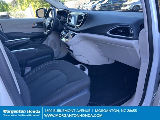 Used 2023 Chrysler Voyager LX FWD image 37