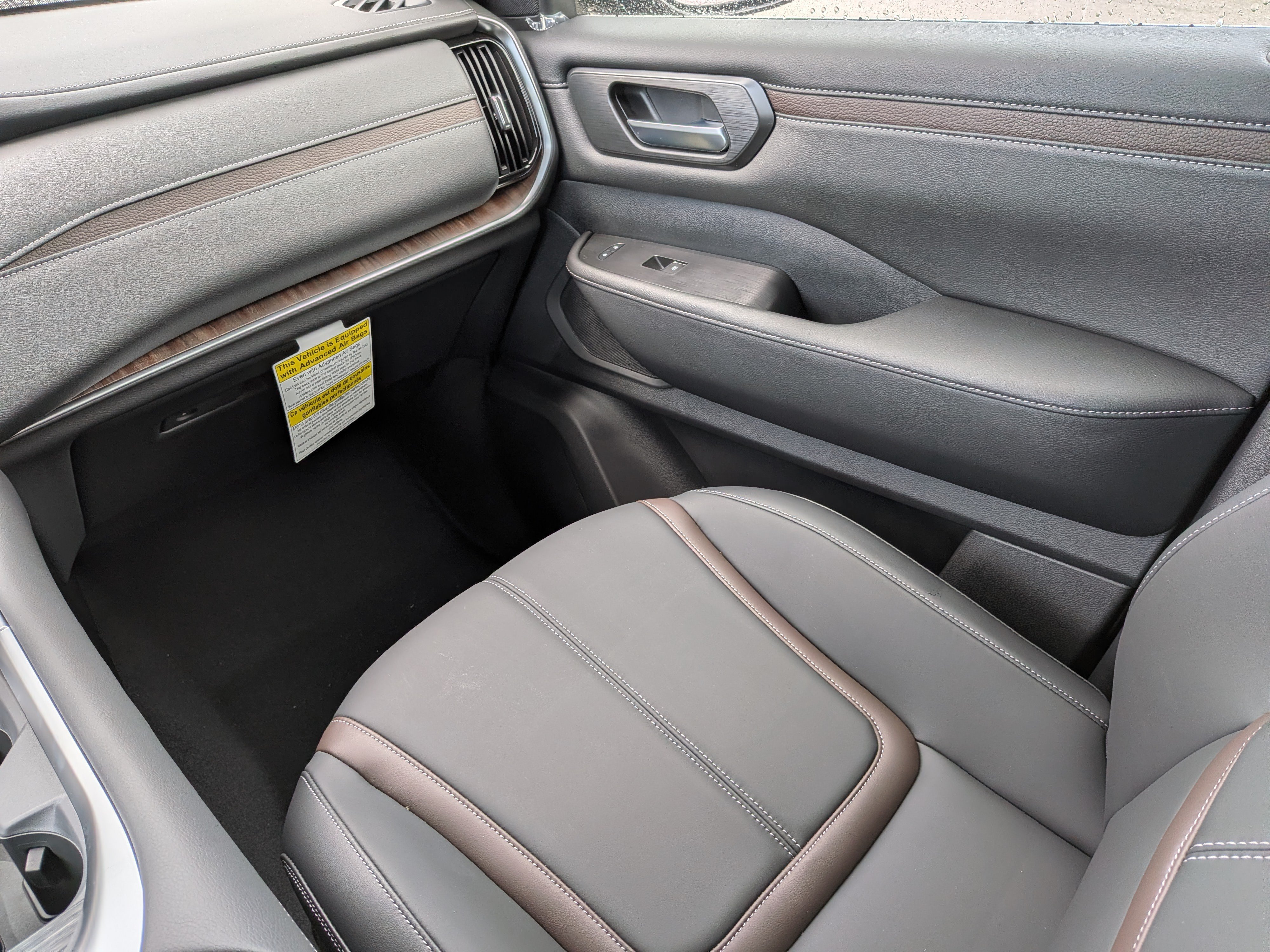 New 2026 Nissan Armada SL w/ Captain's Chari Seat Package RWD image 16