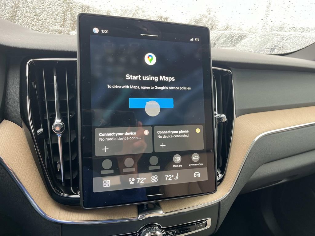 New 2026 Volvo XC60 B5 Plus w/ Climate Package image 28