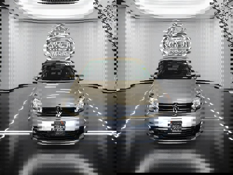 Used 2011 Volkswagen Golf 4-Door image 2