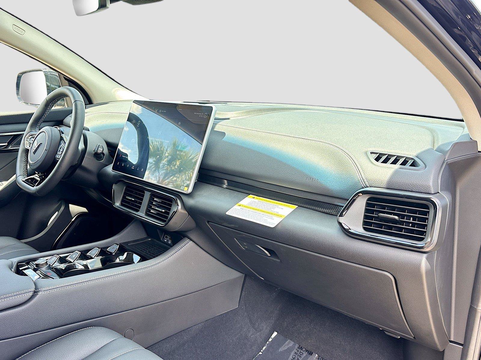 New 2025 VinFast VF 8 Eco AWD/4WD image 28