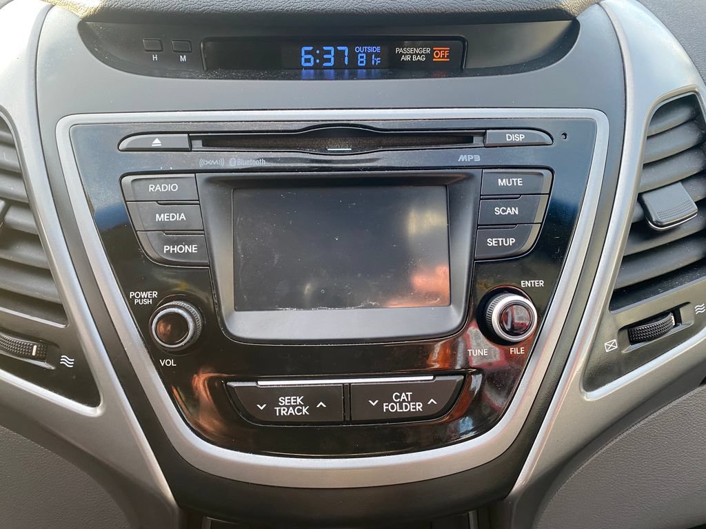 Used 2015 Hyundai Elantra SE w/ Option Group 02 FWD image 34