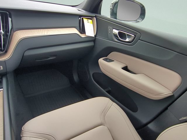 New 2026 Volvo XC60 B5 Plus w/ Protection Package Premier AWD/4WD image 12