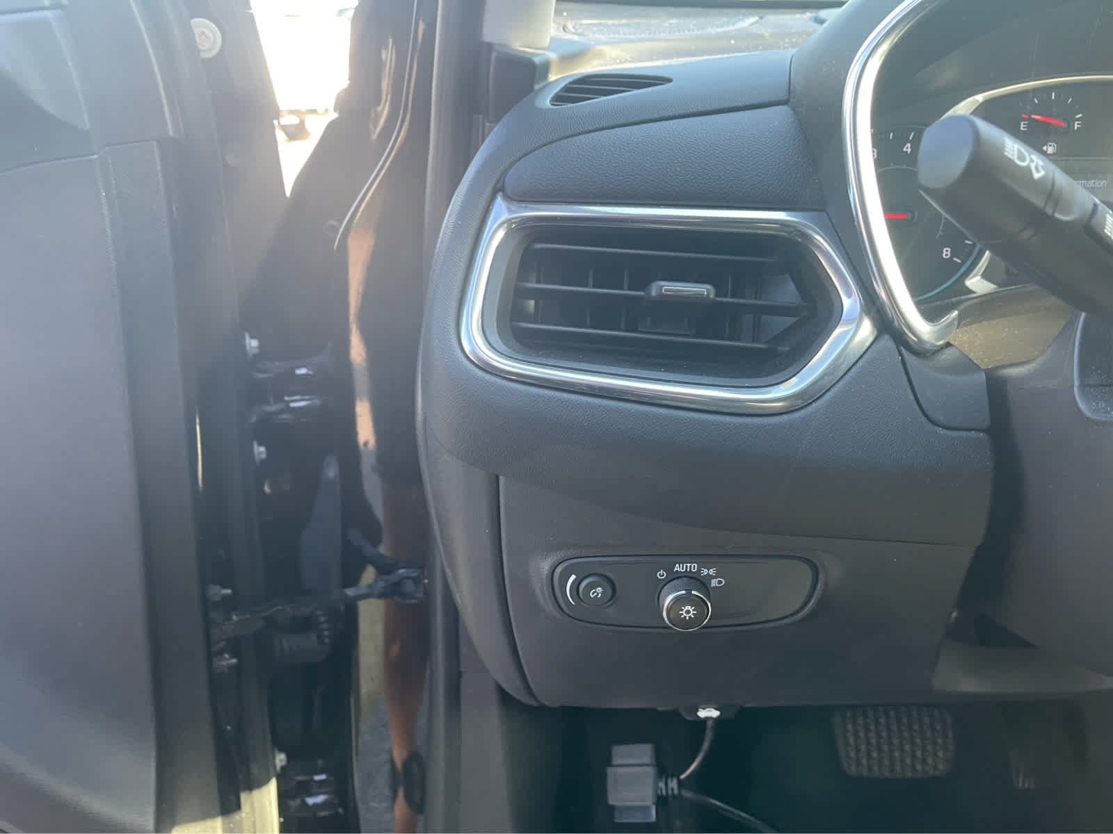 Used 2022 Chevrolet Equinox LT AWD/4WD image 13