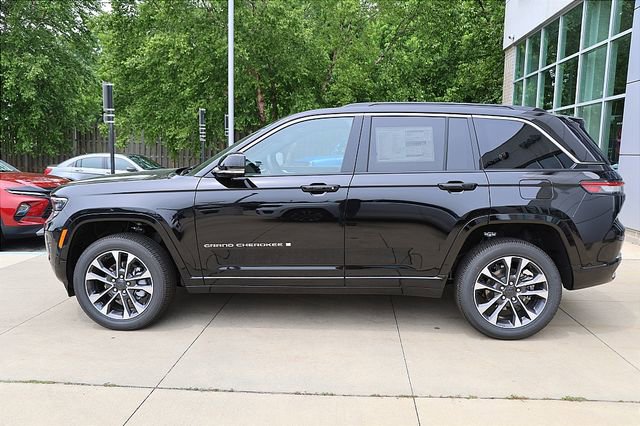 New 2025 Jeep Grand Cherokee Overland w/ Adv Protech Group III image 3