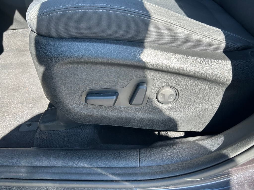 Used 2017 Kia Sorento LX w/ LX Convenience Package image 20