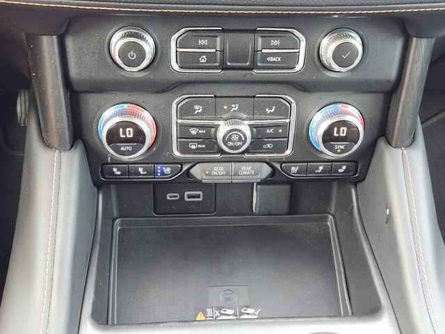 Used 2024 GMC Yukon AT4 w/ Technology Package AWD/4WD image 18