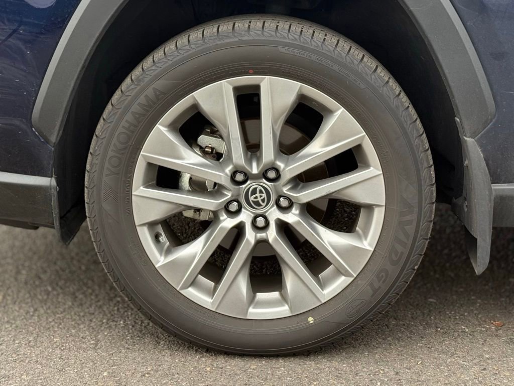 Used 2025 Toyota RAV4 Limited w/ Advanced Technology Package image 9
