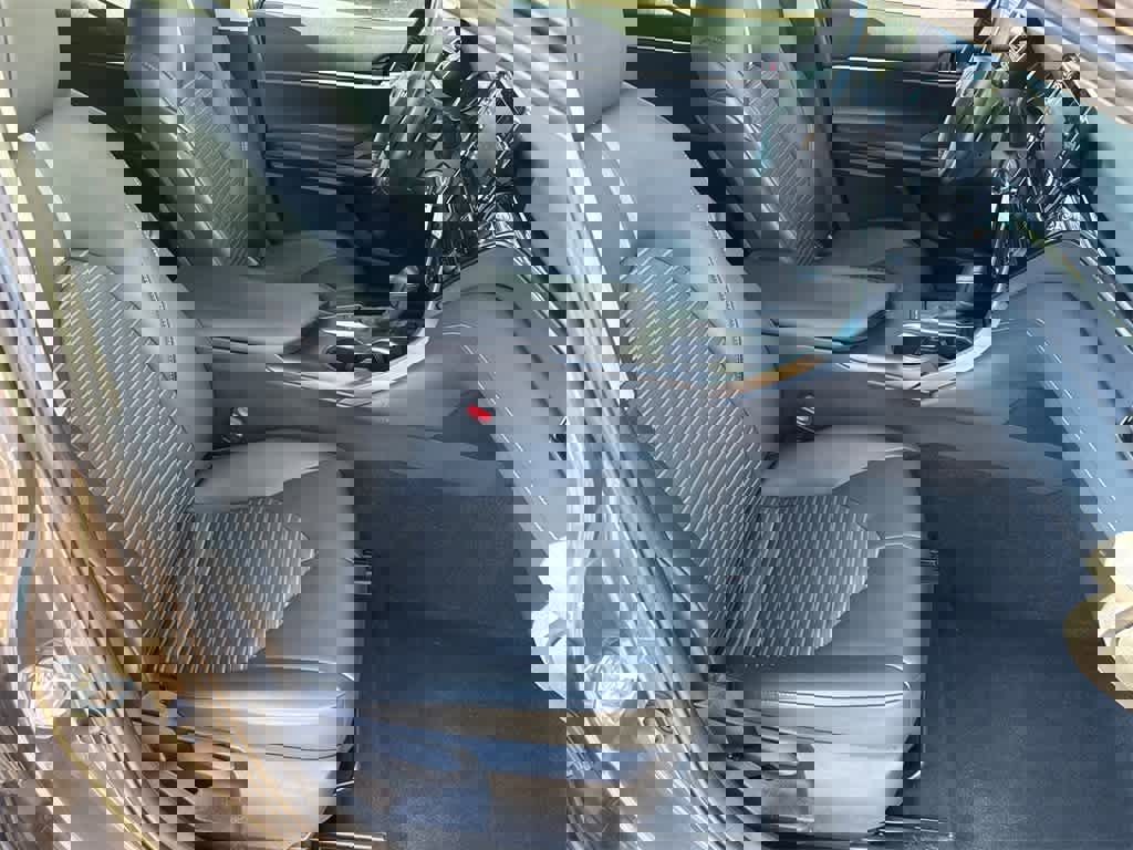 Used 2023 Toyota Camry SE image 12