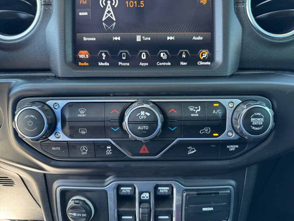 Used 2018 Jeep Wrangler Unlimited Sahara image 22