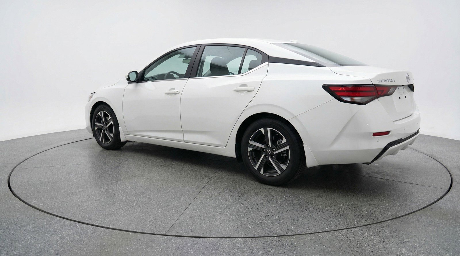 Used 2025 Nissan Sentra SV image 6