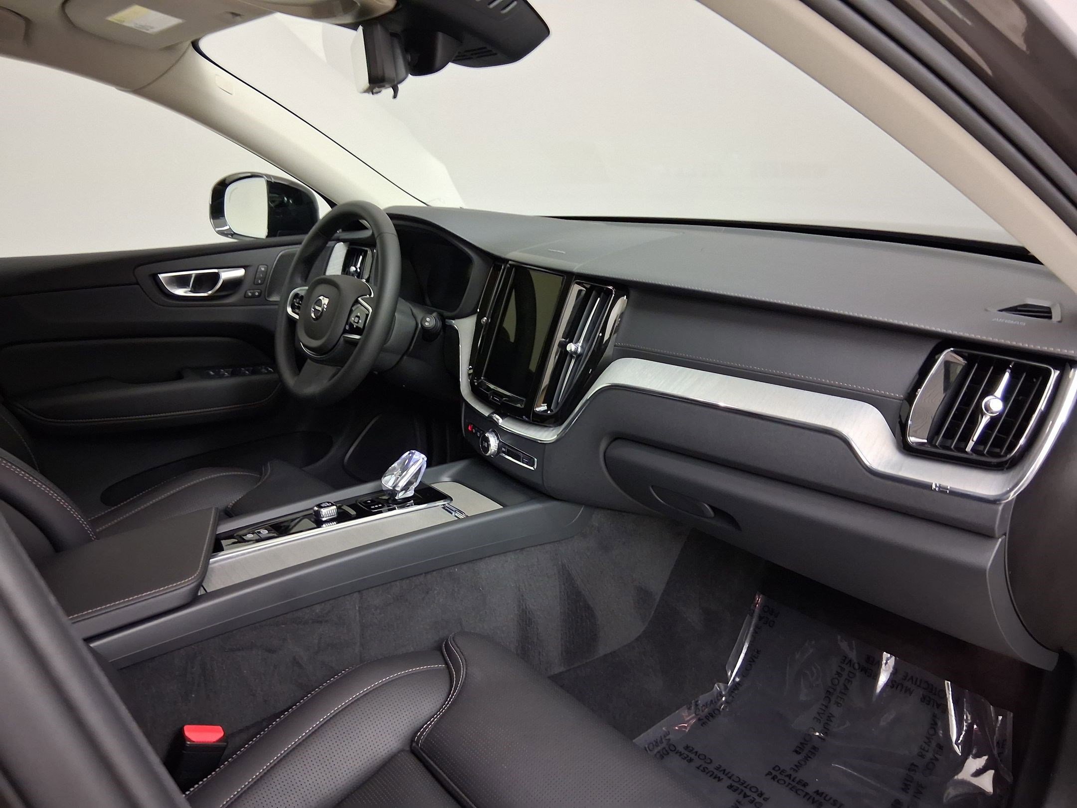 Used 2025 Volvo XC60 T8 Ultra w/ Protection Package Premier AWD/4WD image 36
