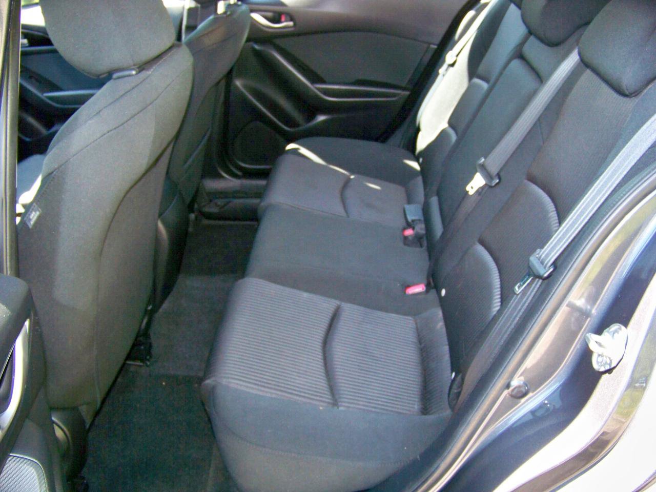 Used 2014 MAZDA MAZDA3 i Touring w/ Technology Package FWD image 34