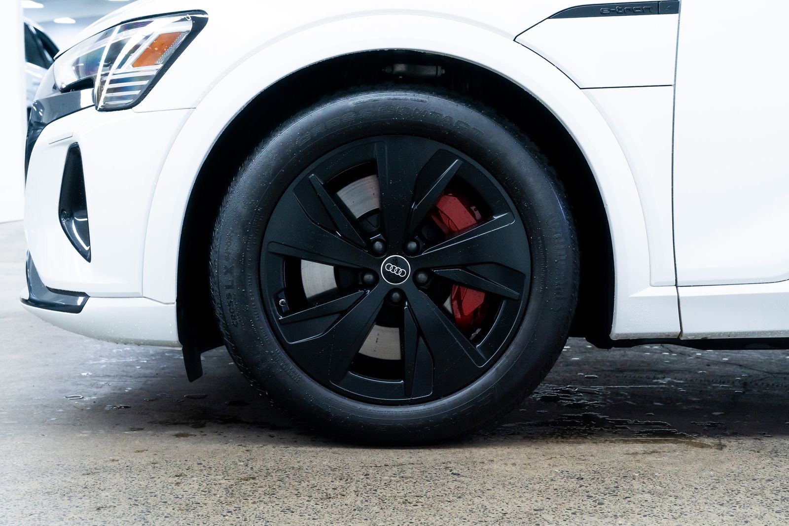 Used 2024 Audi Q8 e-tron Premium image 7