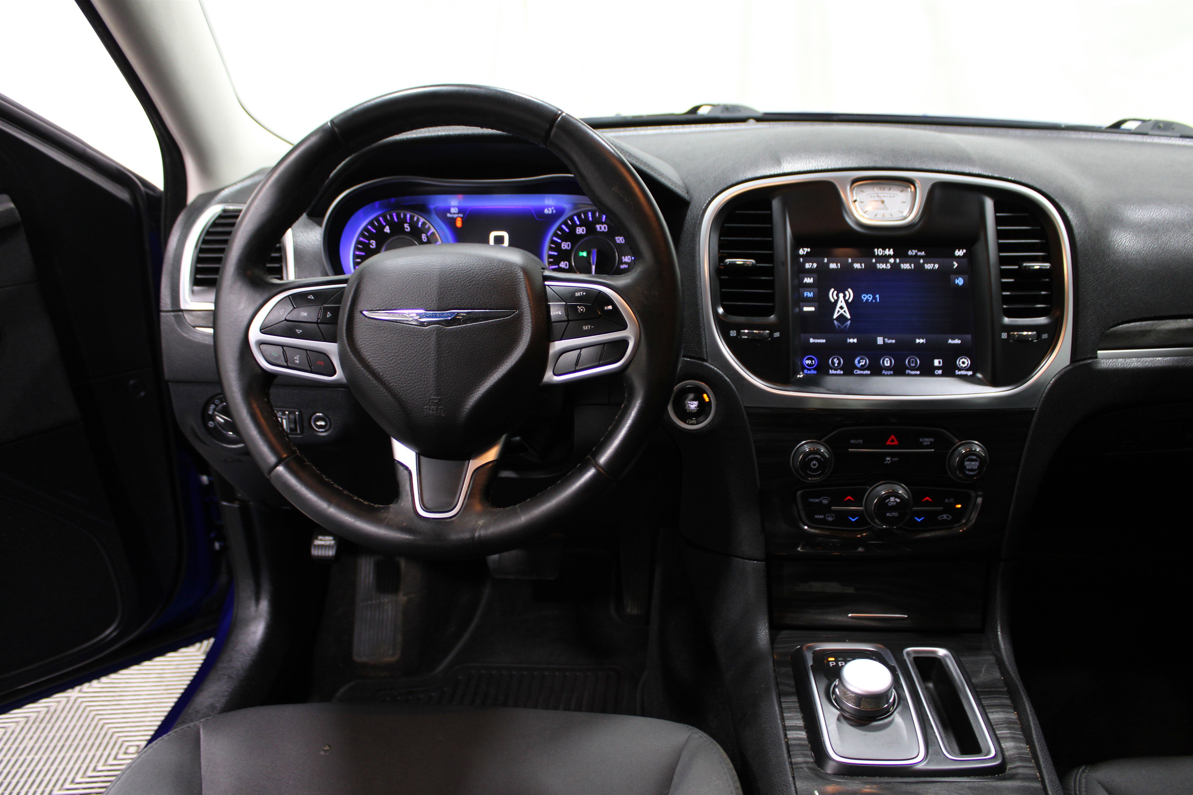 Used 2018 Chrysler 300 Touring w/ Sport Appearance Package image 2