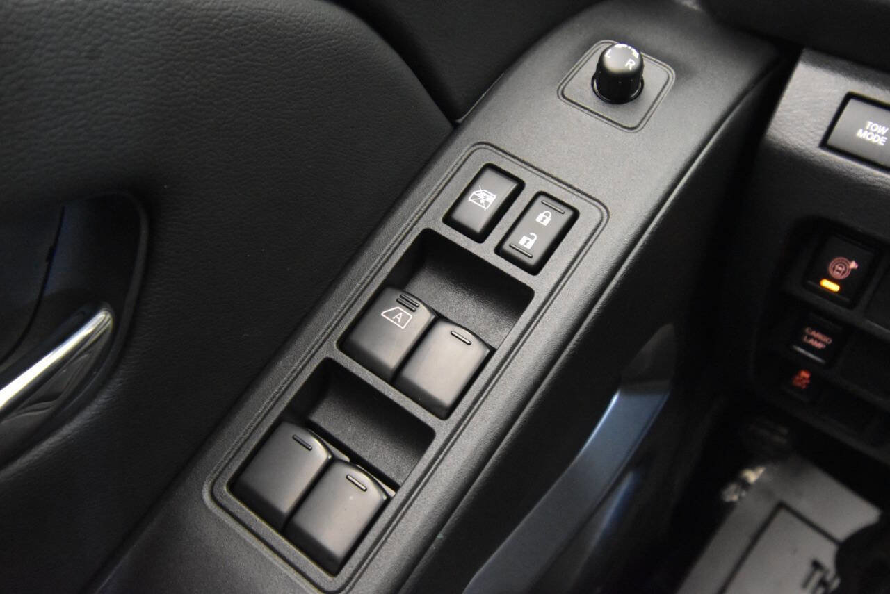 Used 2025 Nissan Frontier SV w/ SV Convenience Package image 30