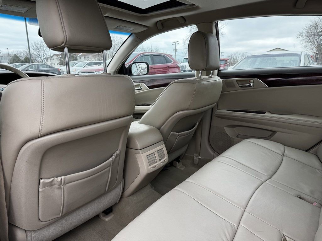 Used 2010 Toyota Avalon XLS image 19