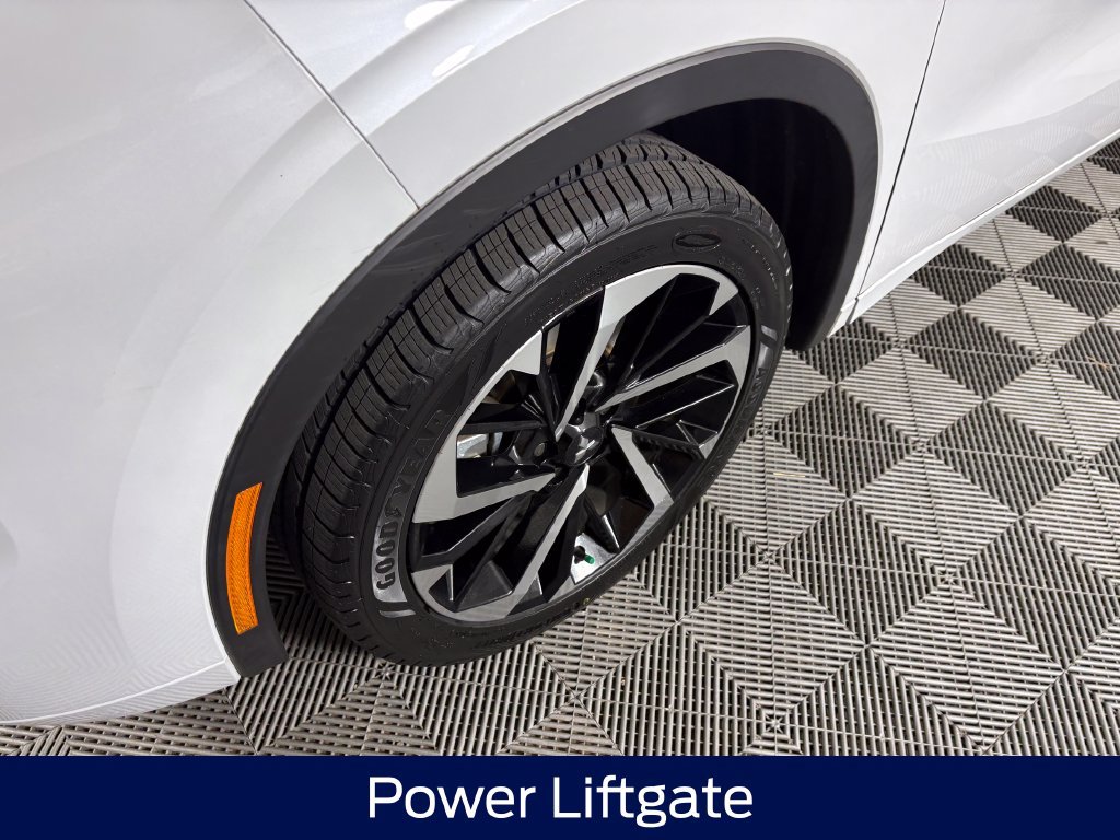 Used 2023 Mitsubishi Outlander SEL FWD image 9
