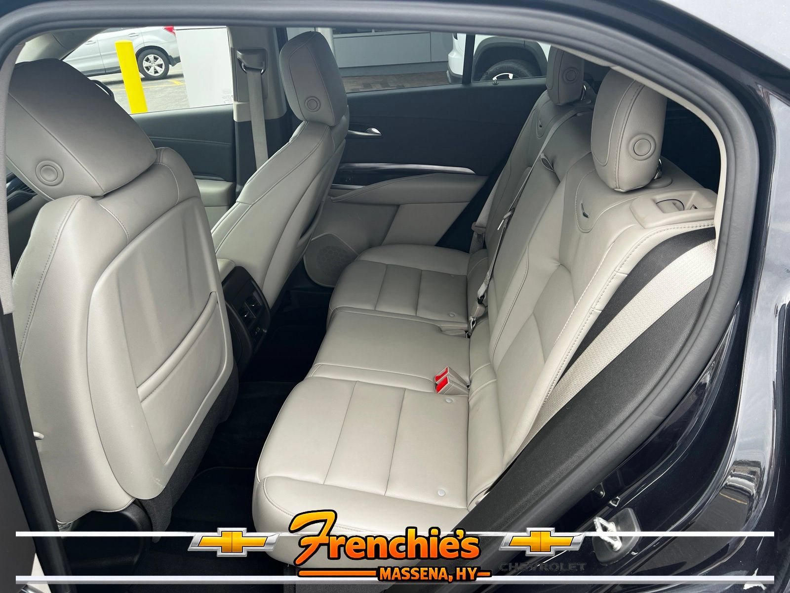 Used 2023 Cadillac XT4 Luxury w/ Driver Awareness Package AWD/4WD image 8