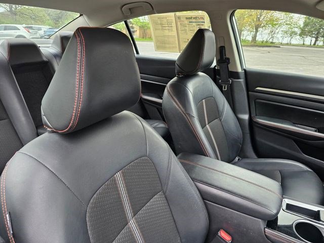 Used 2024 Nissan Altima 2.5 SR FWD image 11