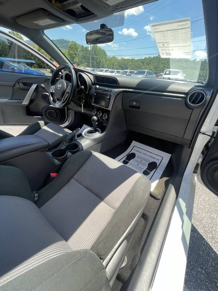 Used 2015 Scion tC FWD image 13
