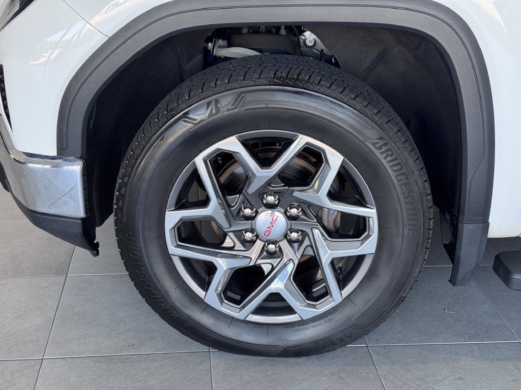 Certified 2023 GMC Sierra 1500 SLT w/ SLT Premium Package AWD/4WD image 4