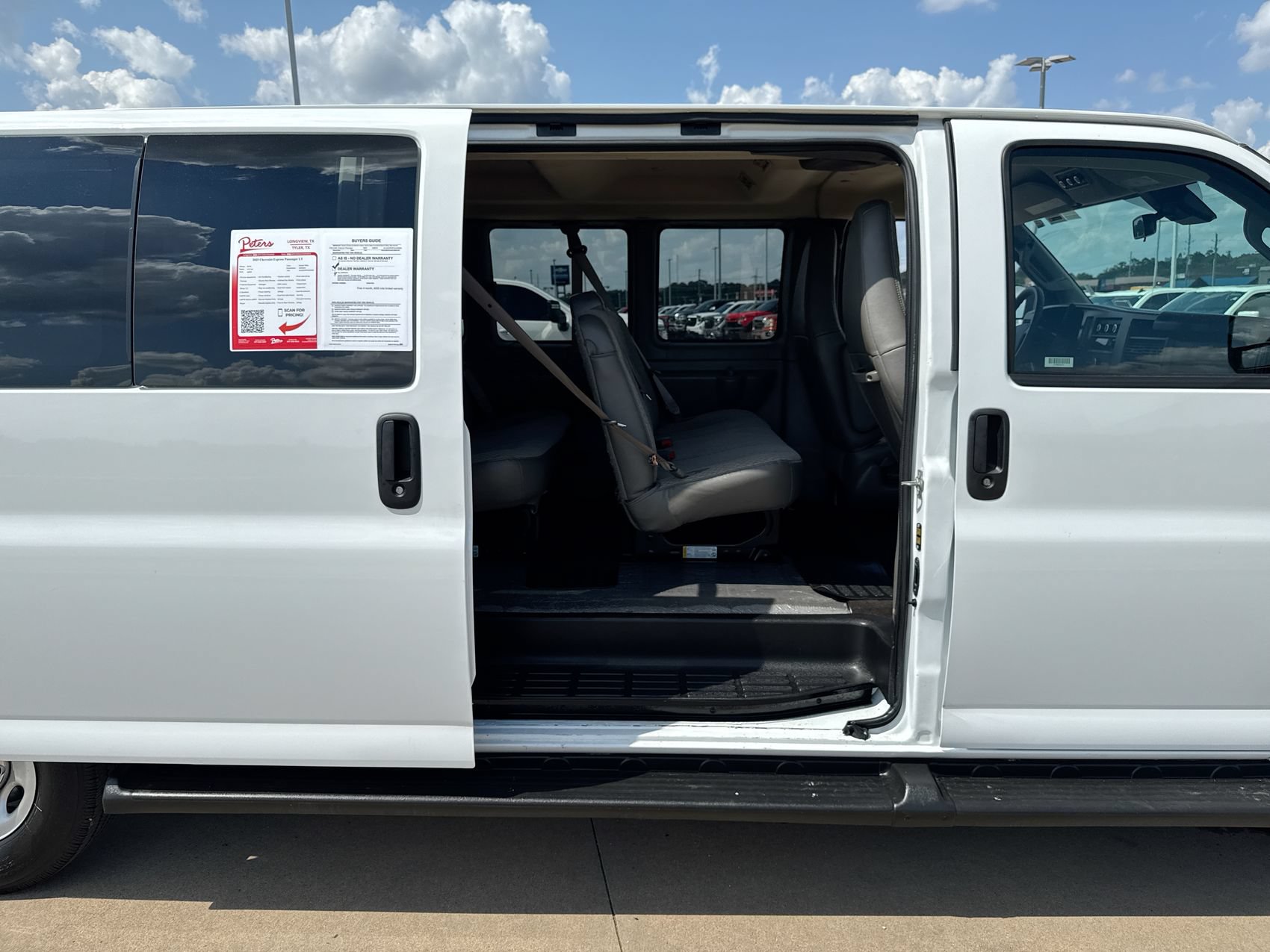 Used 2025 Chevrolet Express 3500 LT w/ LT Preferred Equipment Group RWD image 21