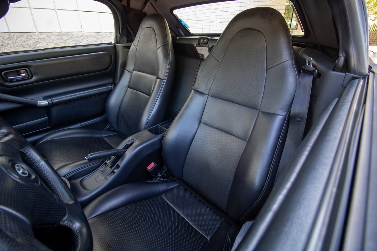 Used 2002 Toyota MR2 RWD image 13