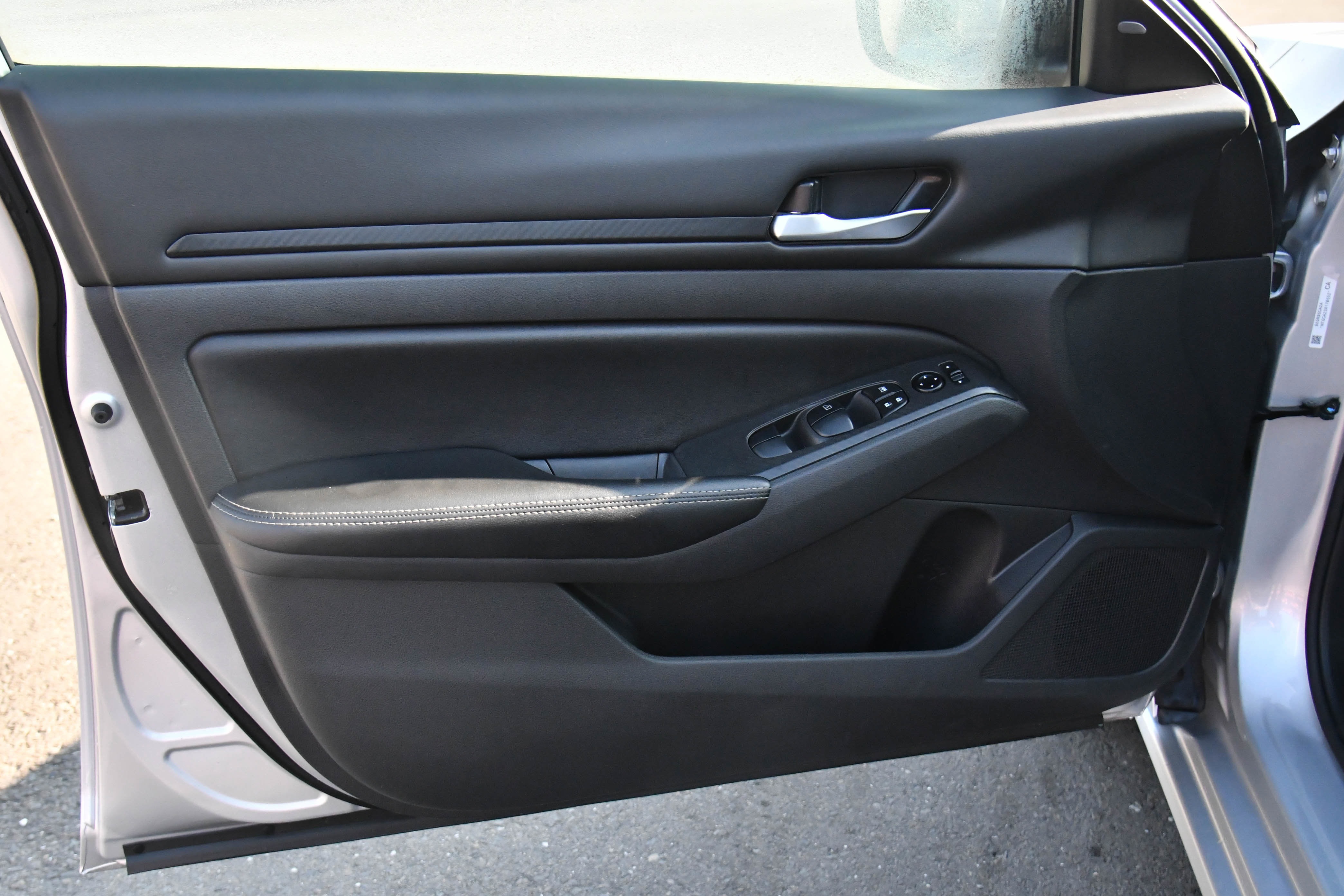 Used 2024 Nissan Altima 2.5 SV image 13