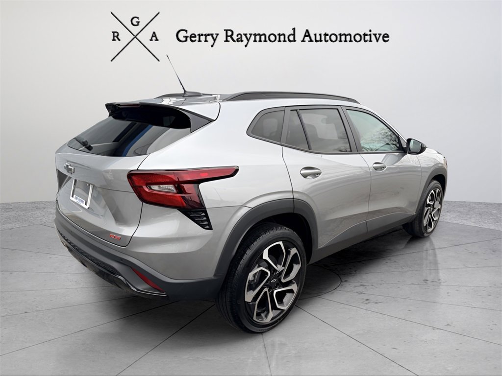 Used 2025 Chevrolet Trax RS w/ Driver Confidence Package image 7