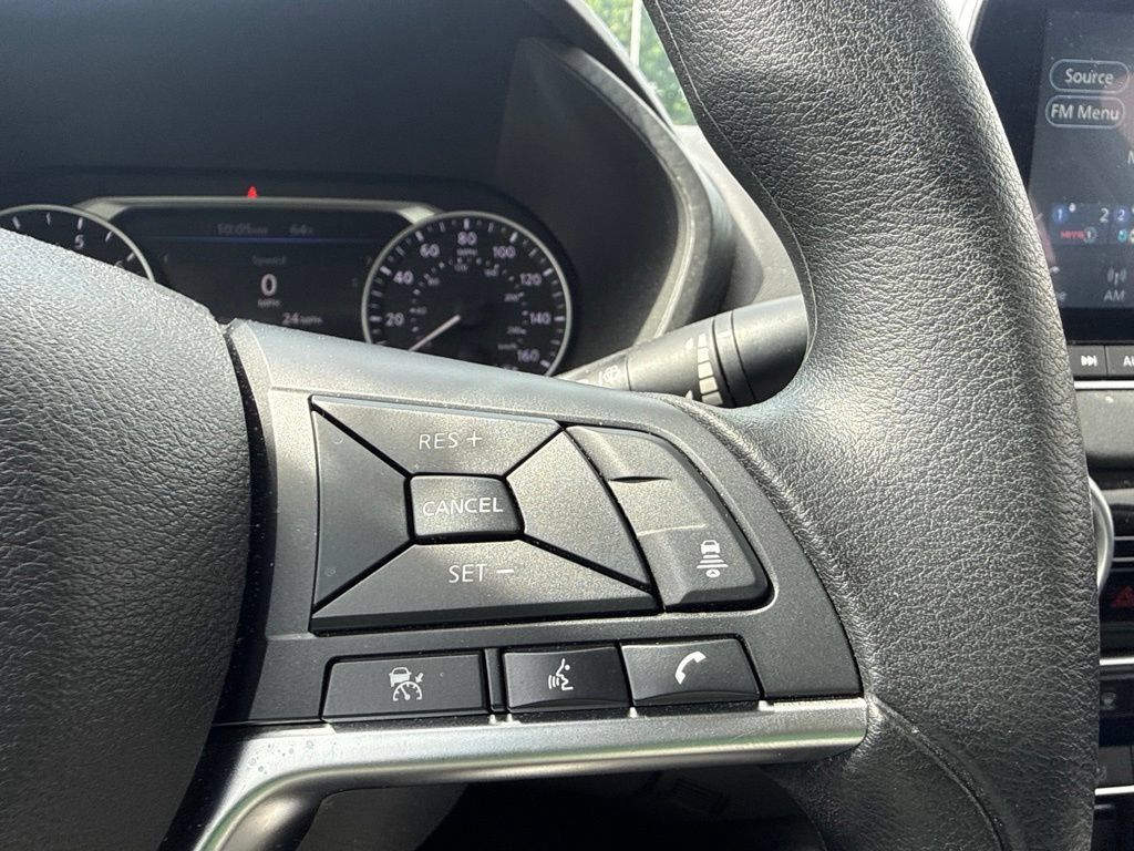 Used 2025 Nissan Sentra SV FWD image 13