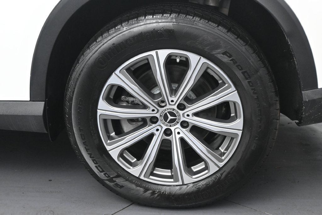 Used 2025 Mercedes-Benz GLC 300 4MATIC image 35