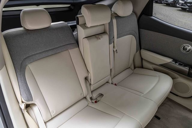 Used 2024 Genesis GV60 RWD image 27