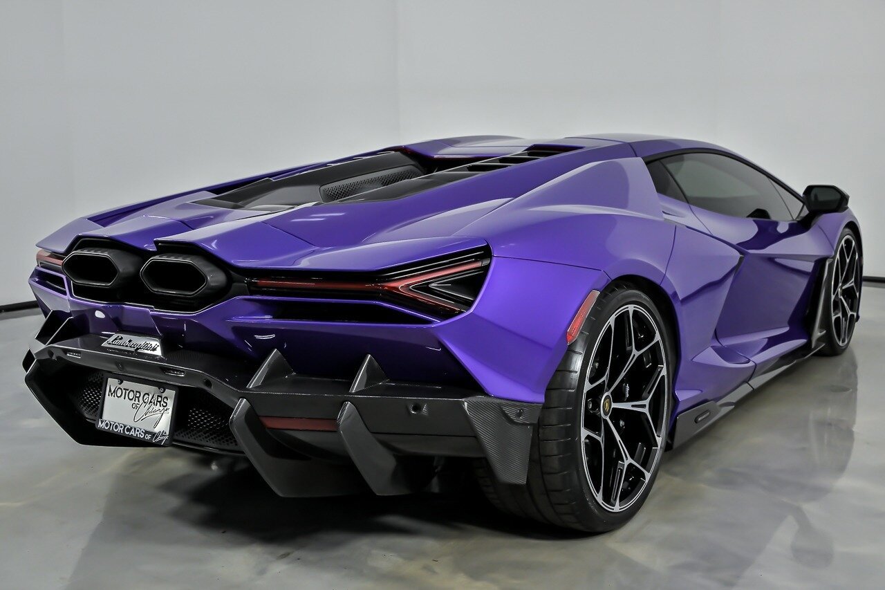 Used 2024 Lamborghini Revuelto image 15