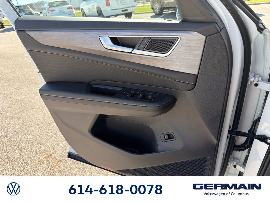 New 2026 Volkswagen Atlas Cross Sport SE image 24