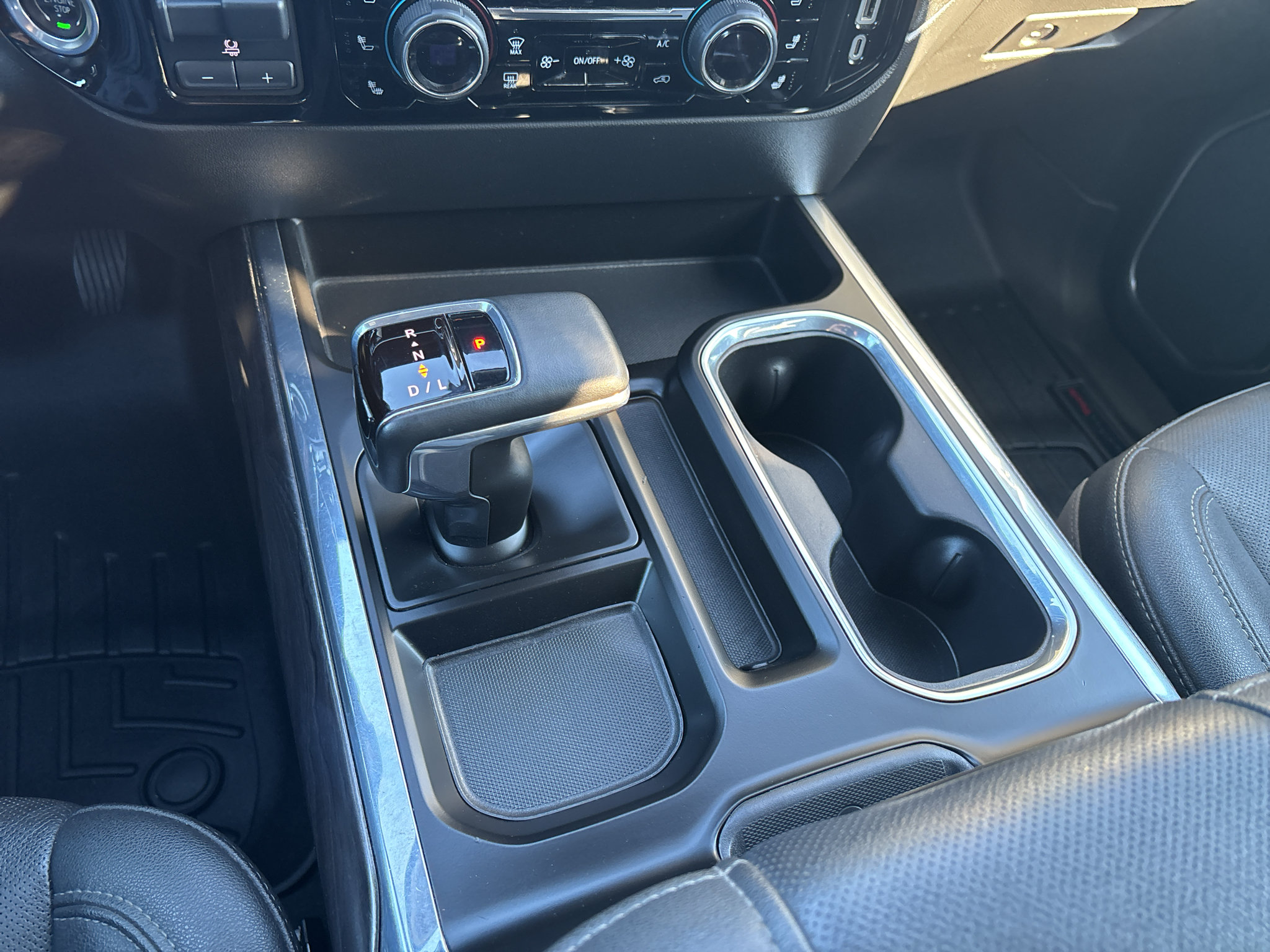 Used 2023 Chevrolet Silverado 1500 LTZ w/ LTZ Convenience Package II AWD/4WD image 17
