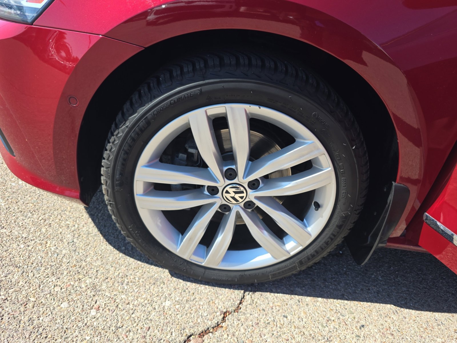 Used 2018 Volkswagen Passat 2.0T SEL Premium FWD image 26