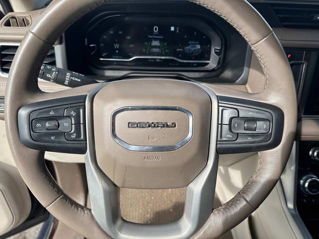 Used 2022 GMC Yukon Denali w/ Denali Premium Package image 28