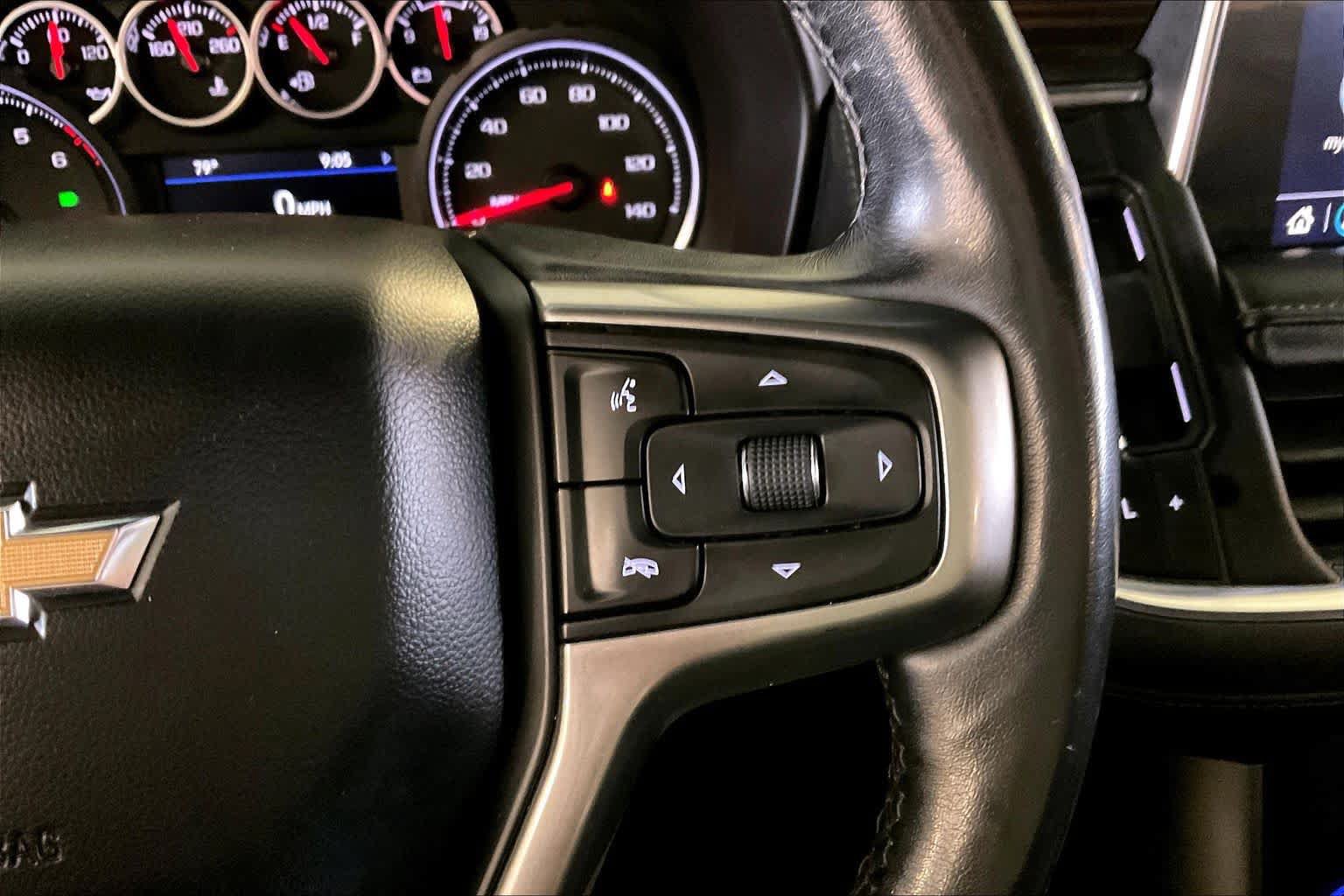 Used 2021 Chevrolet Suburban LT w/ Luxury Package RWD image 22