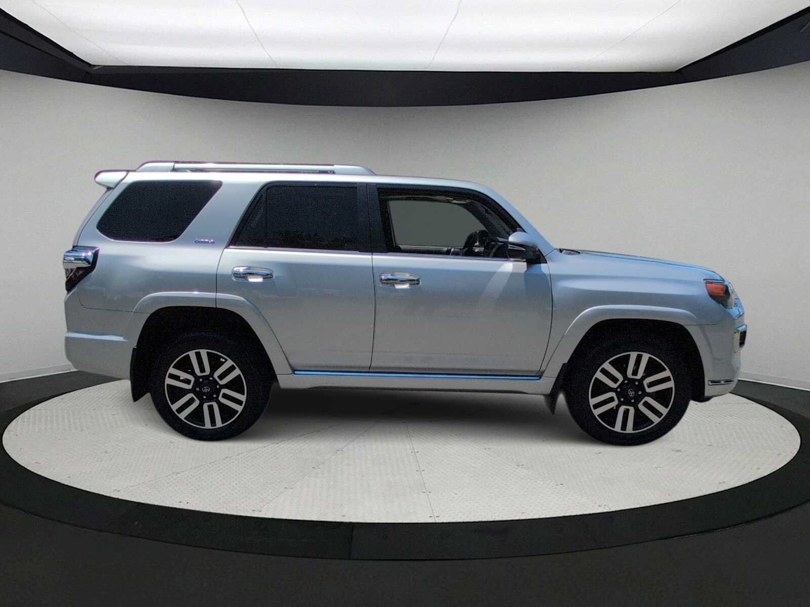Used 2023 Toyota 4Runner Limited AWD/4WD image 9