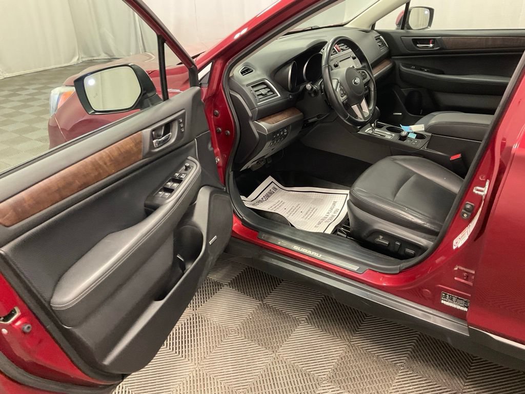 Used 2016 Subaru Outback 2.5i Limited AWD/4WD image 4