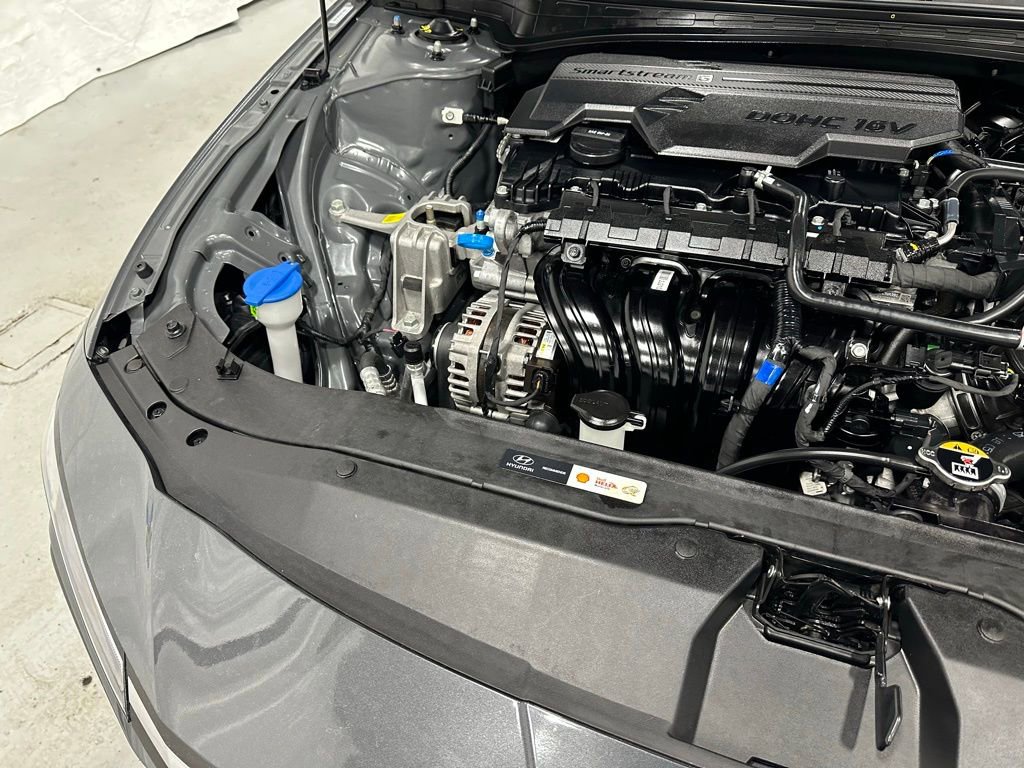 Used 2025 Hyundai Elantra SE image 60