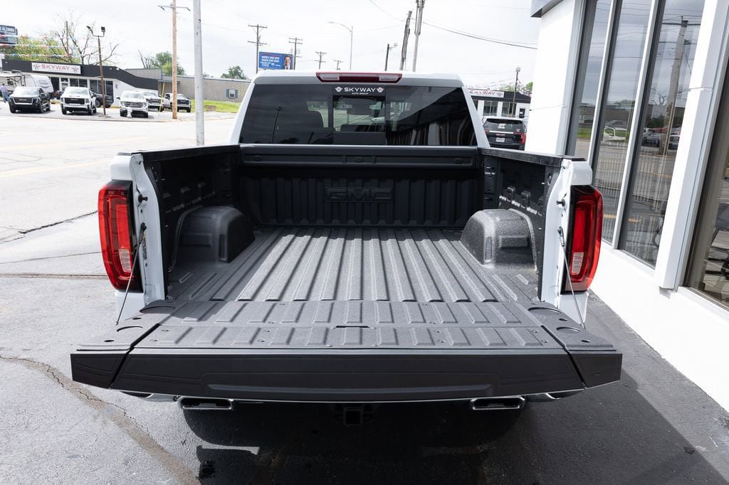 New 2026 GMC Sierra 1500 SLT w/ SLT Premium Plus Package AWD/4WD image 6