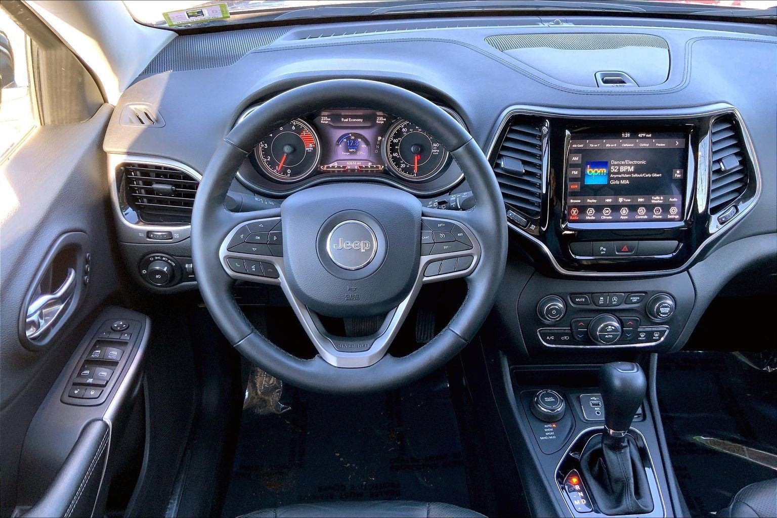 Used 2019 Jeep Cherokee Limited image 5